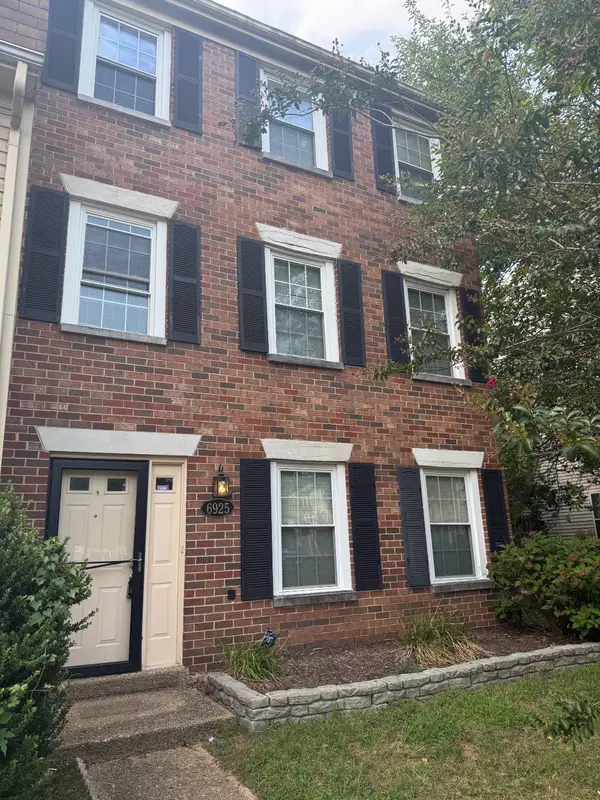 6925 Storch Cir, LANHAM, MD 20706