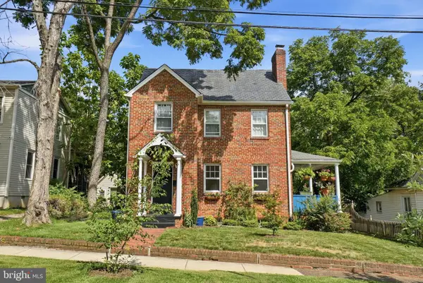 4209 30th St, MOUNT RAINIER, MD 20712