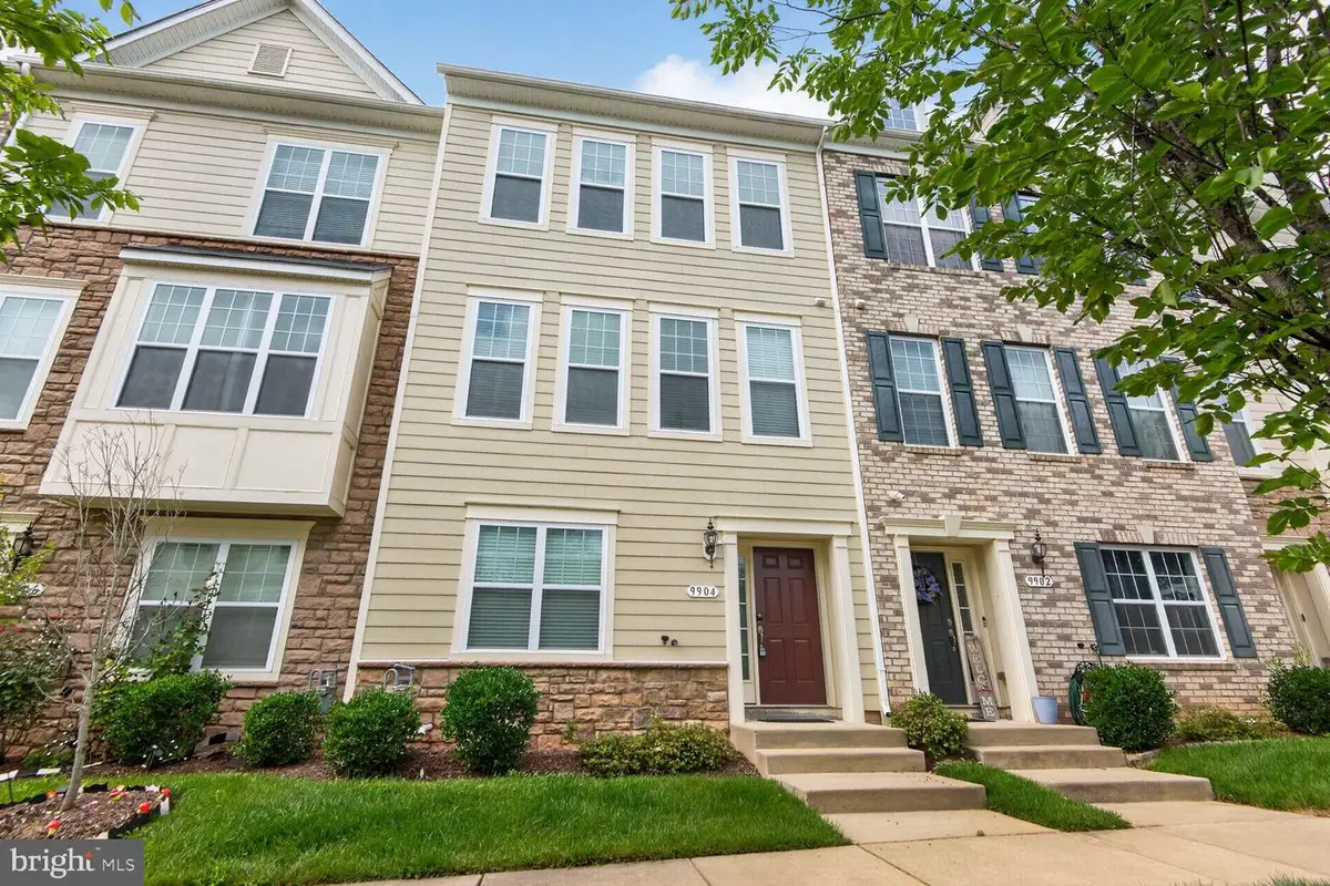 9904 Wood Edge Way, Lanham, MD 20706 - #1