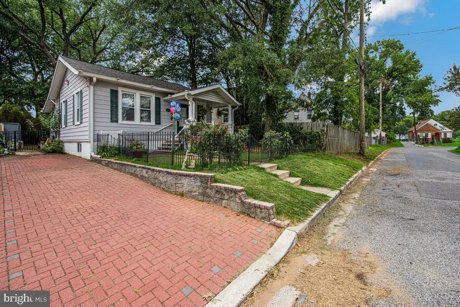 4512 38th Pl, Brentwood, MD 20722 - #3