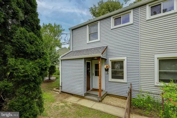 1-e Laurel Hill Rd, GREENBELT, MD 20770
