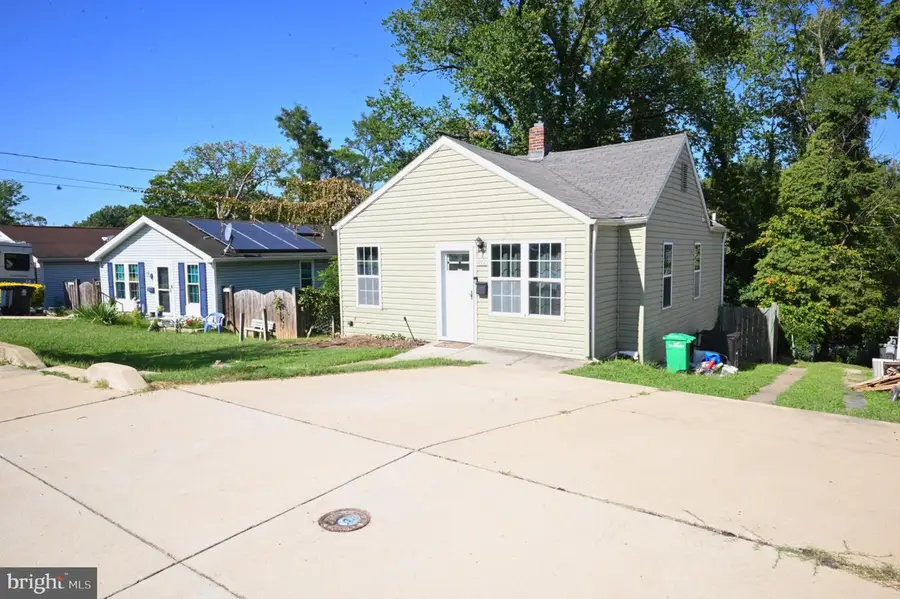 4800 Deanwood Dr, Capitol Heights, MD 20743 - #2
