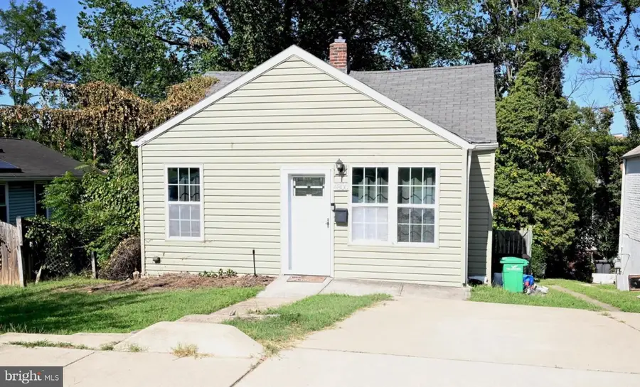 4800 Deanwood Dr, Capitol Heights, MD 20743 - #3