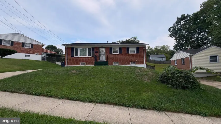 7215 Giddings Dr, Capitol Heights, MD 20743 - #2