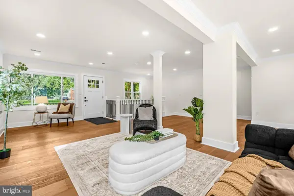 702 Rittenhouse St, HYATTSVILLE, MD 20783