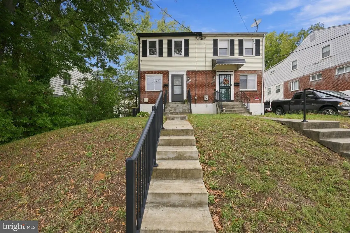 7214 Annapolis Rd, Hyattsville, MD 20784 - #1