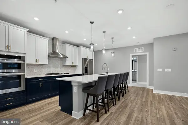 106 Saint Ives Pl #308, OXON HILL, MD 20745