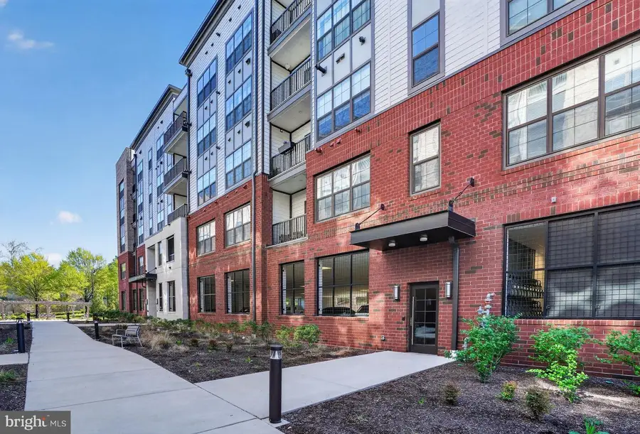102 Saint Ives Pl #401, Oxon Hill, MD 20745 - #2