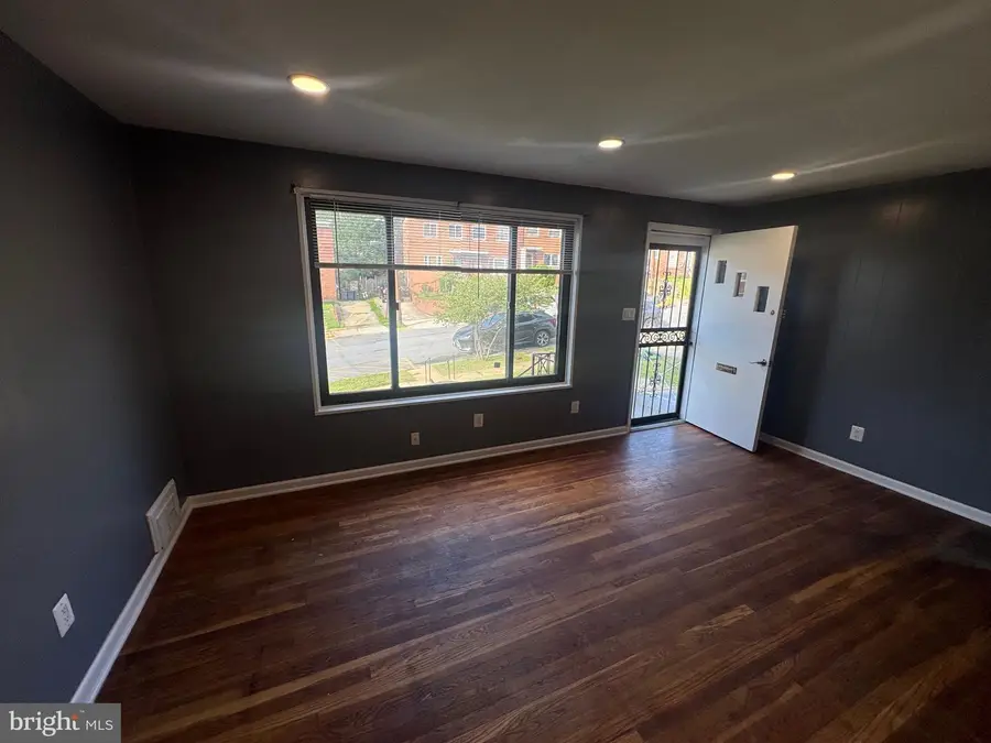 3525 Manorwood Dr, Hyattsville, MD 20782 - #2