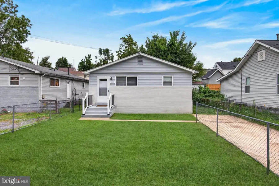 405 Birchleaf Ave, Capitol Heights, MD 20743 - #3