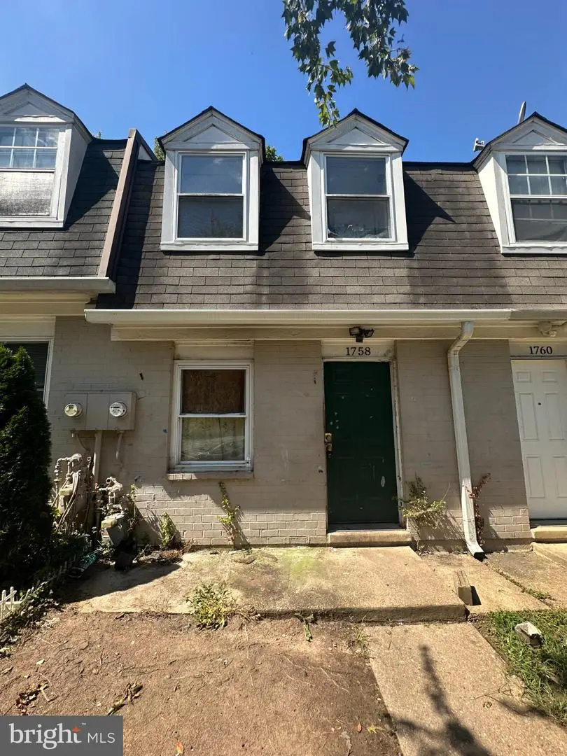1758 Dutch Village Dr #0-382, Landover, MD 20785 - #1
