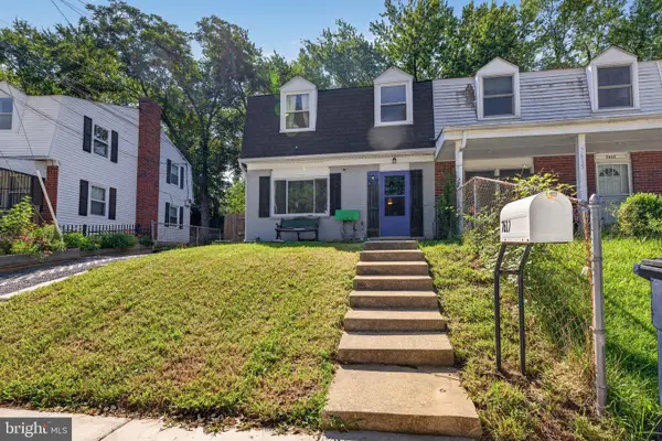 7617 Barlowe Rd, HYATTSVILLE, MD 20785