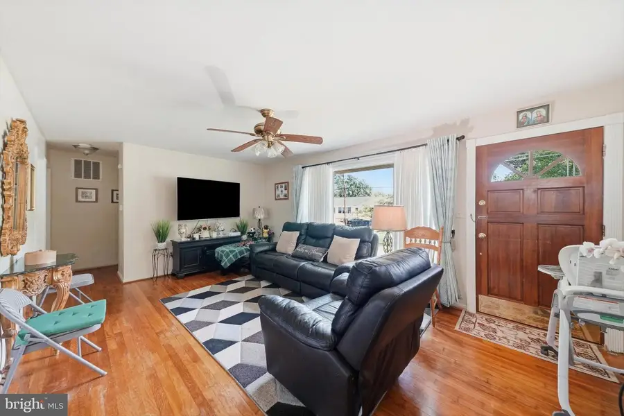 5708 Harland St, Hyattsville, MD 20784 - #3