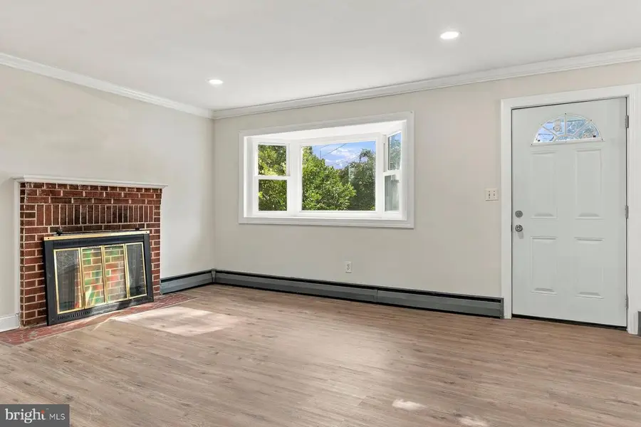 2120 Ravenswood St, Hyattsville, MD 20782 - #2