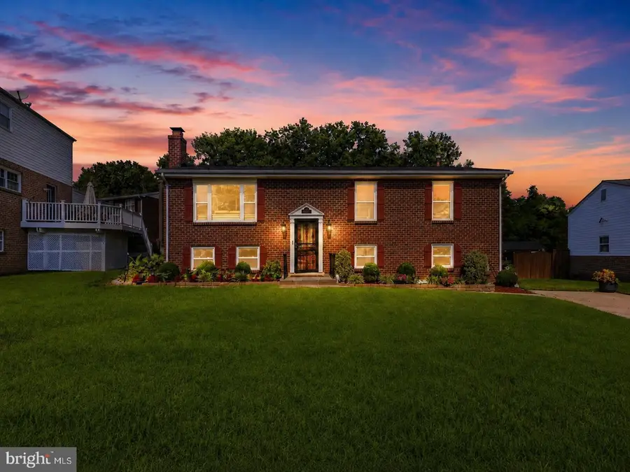 12305 Birchview Dr, Clinton, MD 20735 - #2