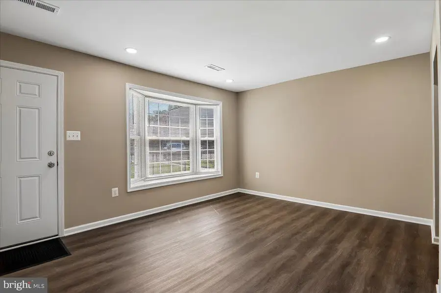 5503 Rollins Ln, Capitol Heights, MD 20743 - #2