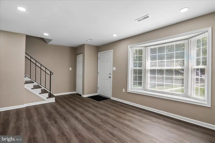 5503 Rollins Ln, Capitol Heights, MD 20743 - #3
