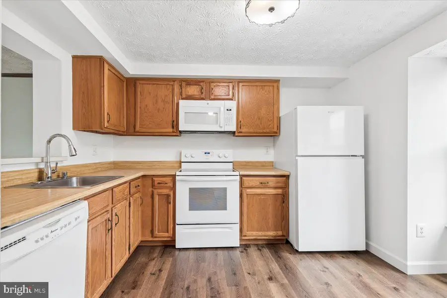 15412 N Oak Ct, Bowie, MD 20716 - #2