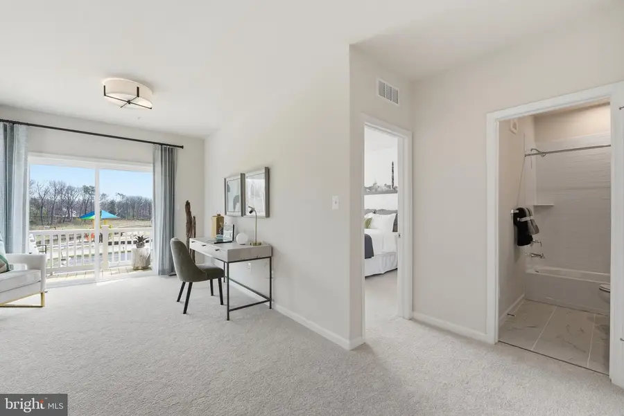 6675 Belcrest Rd, Hyattsville, MD 20782 - #3