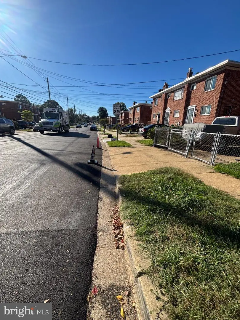 5203 Deal Dr, Oxon Hill, MD 20745 - #2