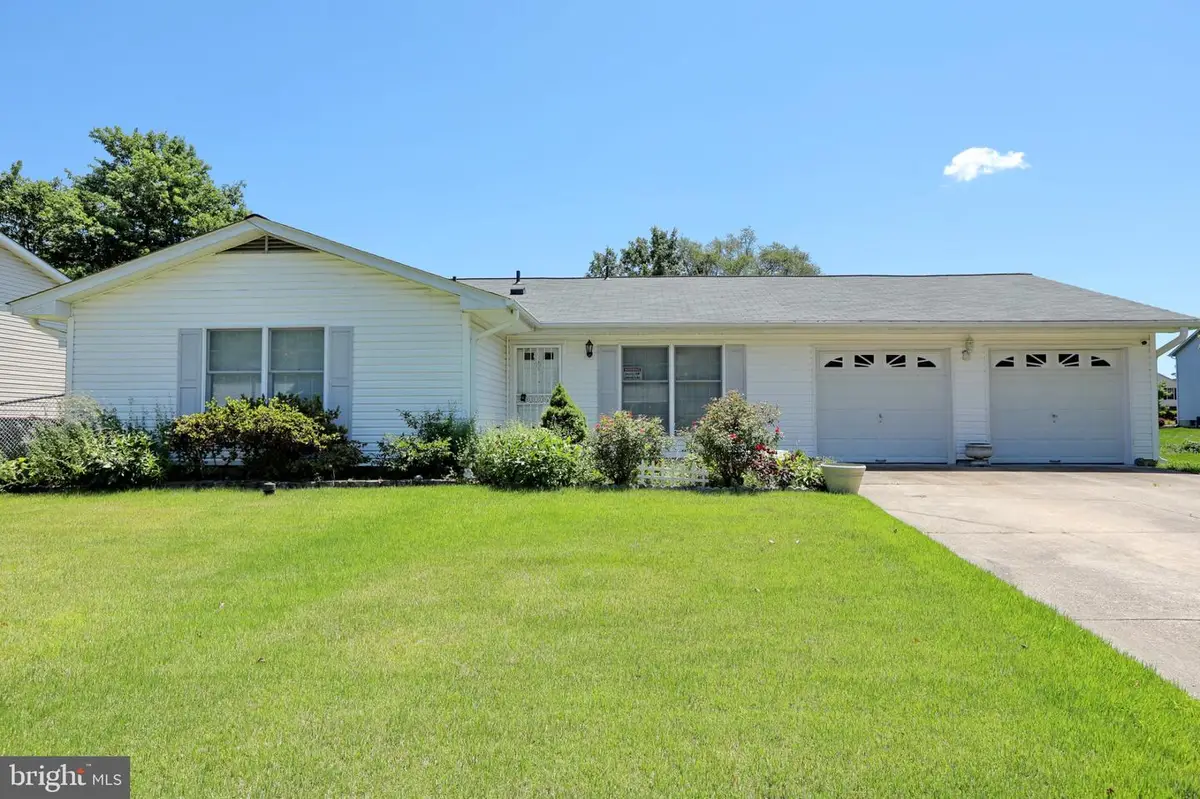 10811 Hollaway Dr, Upper Marlboro, MD 20772 - #1