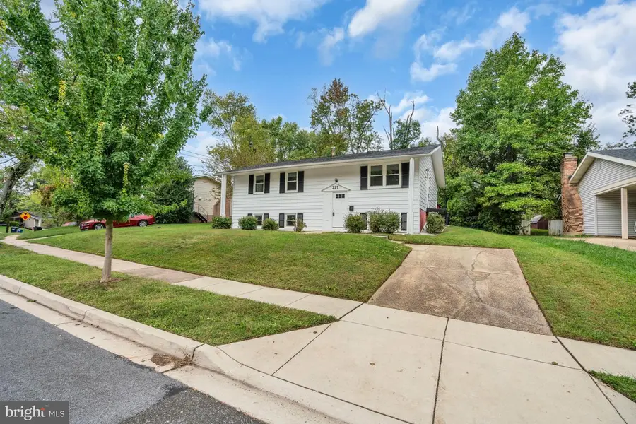227 Lastner Ln, Greenbelt, MD 20770 - #2