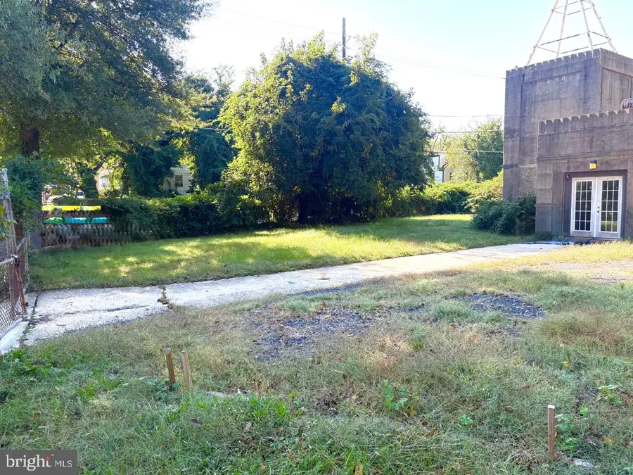 221 N Huron Dr, Oxon Hill, MD 20745 - #2