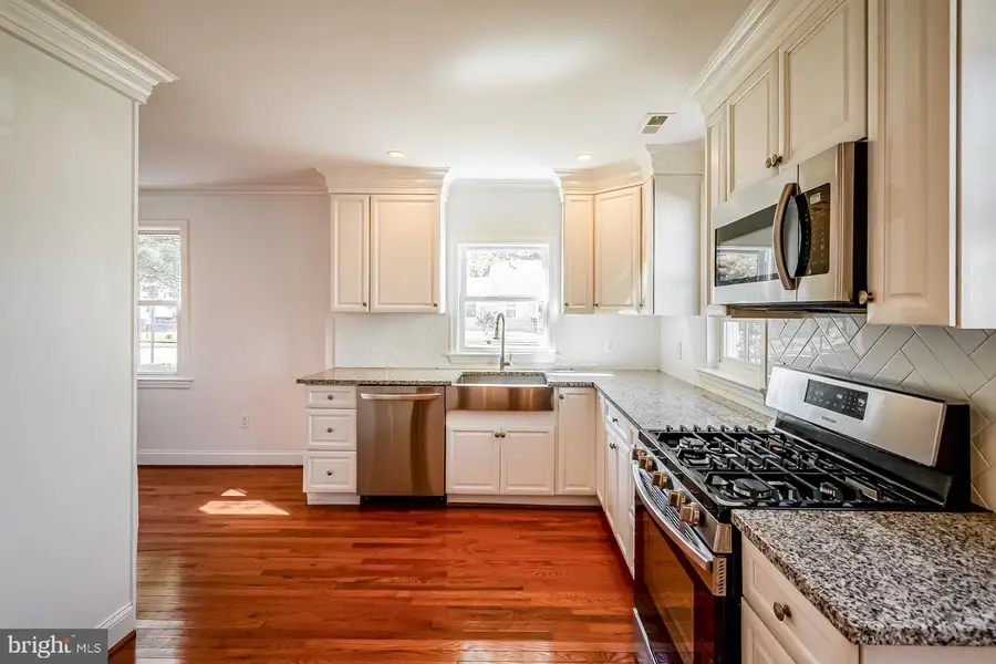 204 N Huron Dr, Oxon Hill, MD 20745 - #2