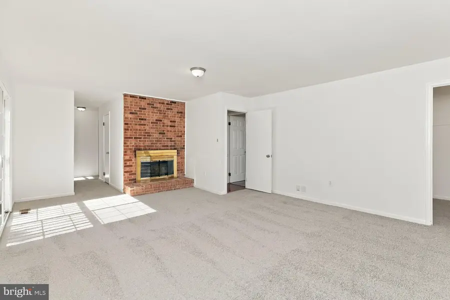 320 Baron Ct, Fort Washington, MD 20744 - #2
