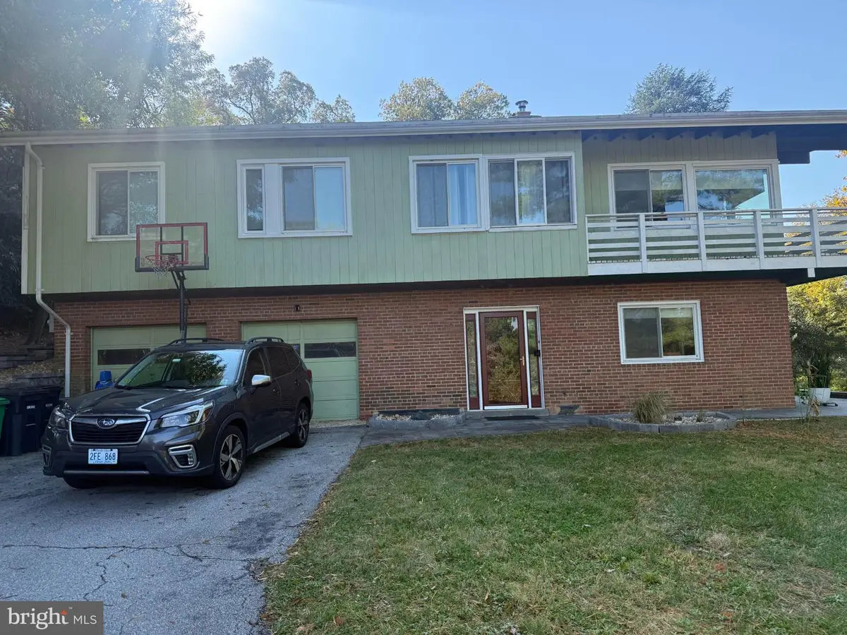 16 Panorama Dr, Oxon Hill, MD 20745 - #1
