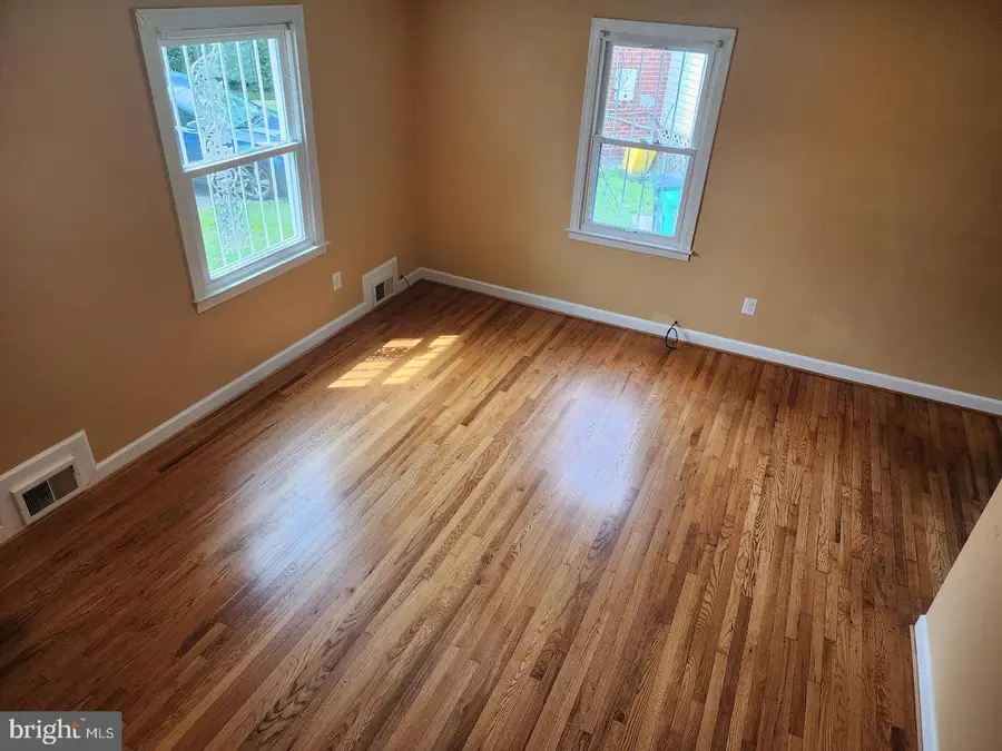 4541 Akron St, Temple Hills, MD 20748 - #2