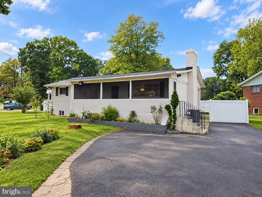 7411 Colchester Dr, Clinton, MD 20735 - #2