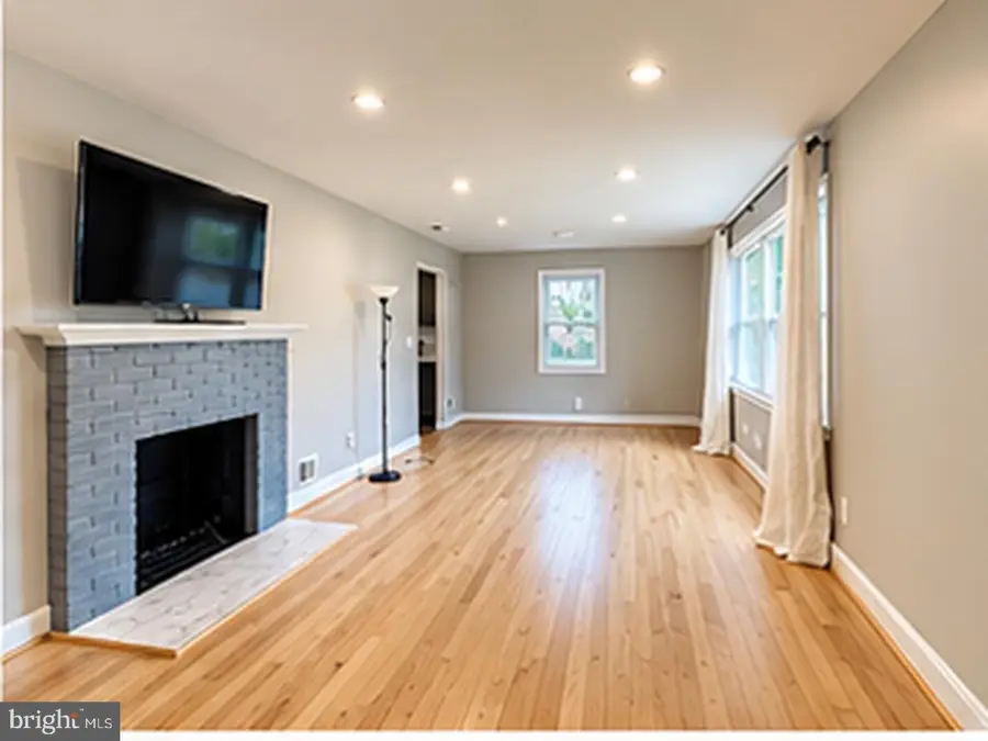 3417 Rutgers St, Hyattsville, MD 20783 - #2
