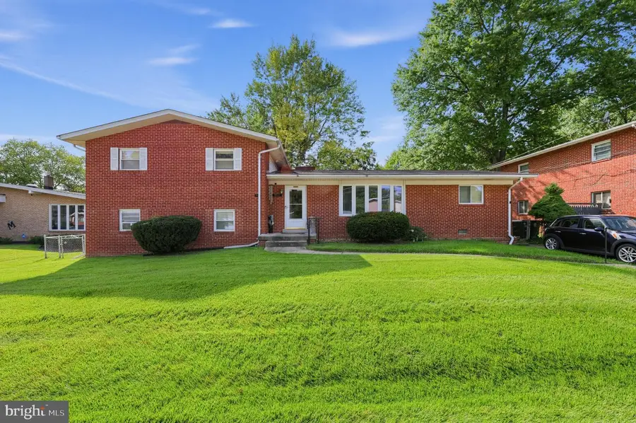 6909 Calvin St, Fort Washington, MD 20744 - #2