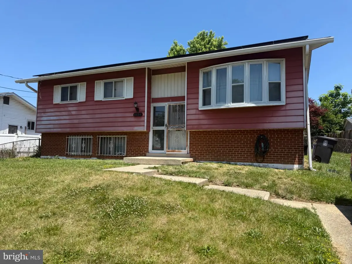 6808 Valley Park Rd, Capitol Heights, MD 20743 - #1