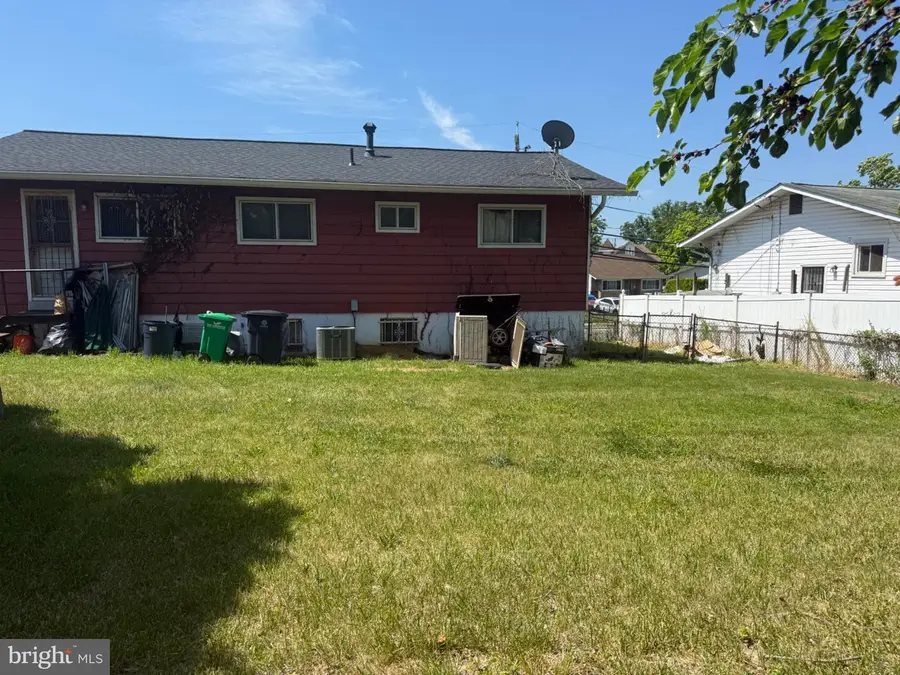 6808 Valley Park Rd, Capitol Heights, MD 20743 - #2