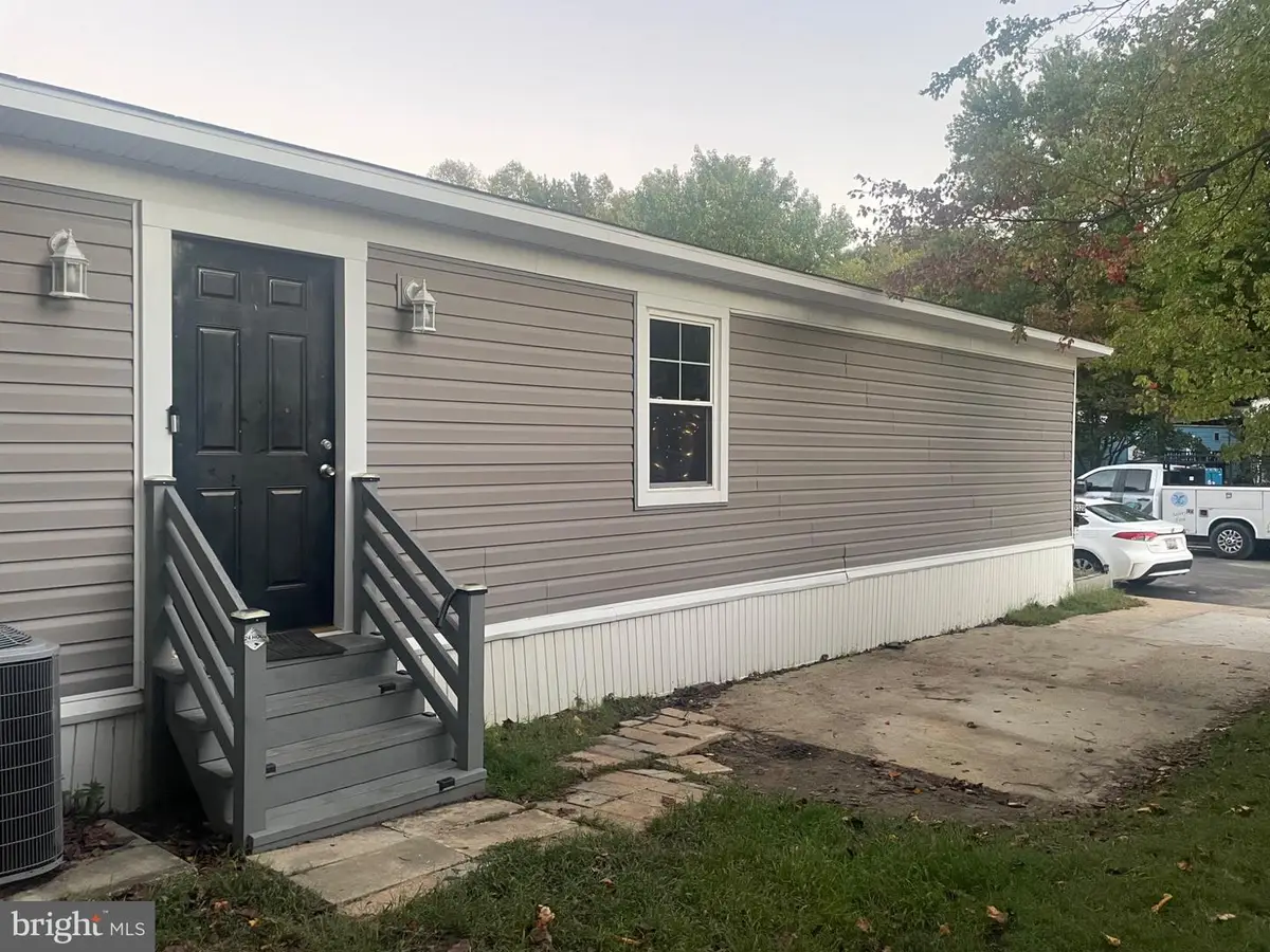 9520 Dogwood Park St, Capitol Heights, MD 20743 - #1