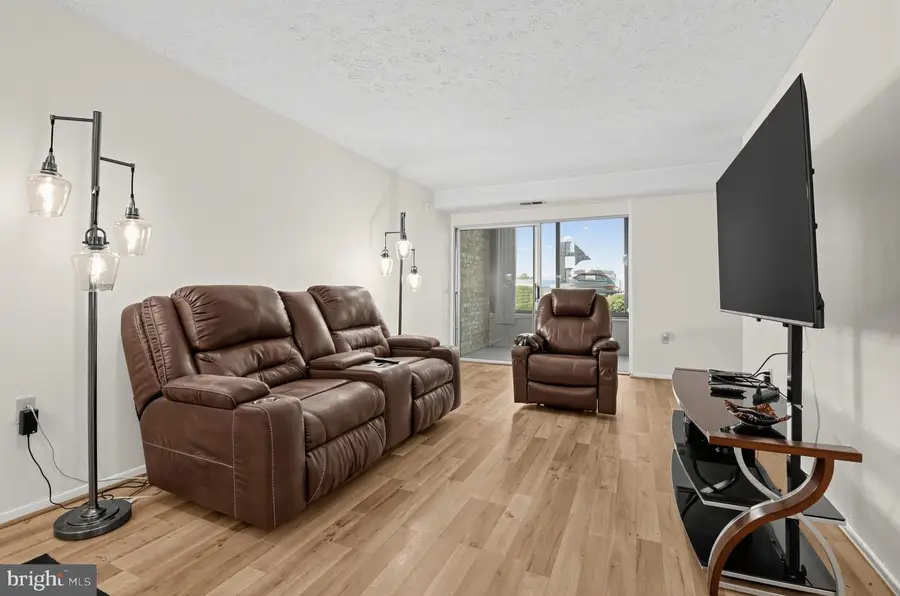 7818 Hanover Pkwy #101, Greenbelt, MD 20770 - #2