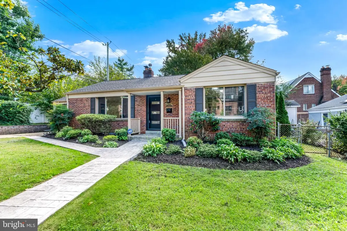 6015 Forest Rd, Cheverly, MD 20784 - #1