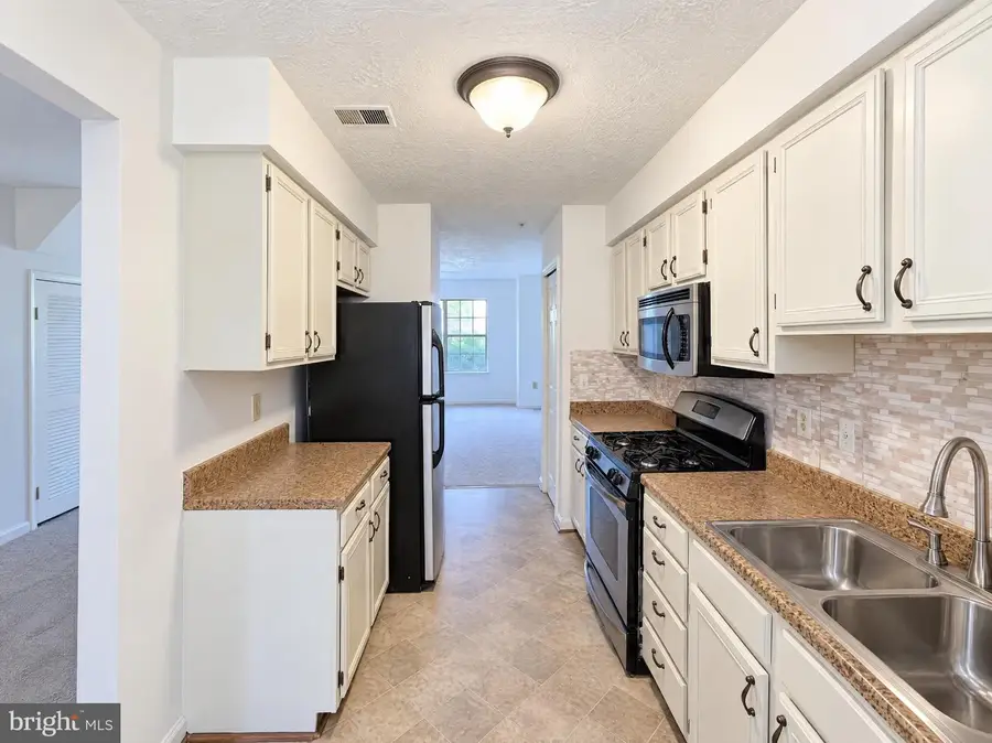 7294 Mahogany Dr #4, Landover, MD 20785 - #2