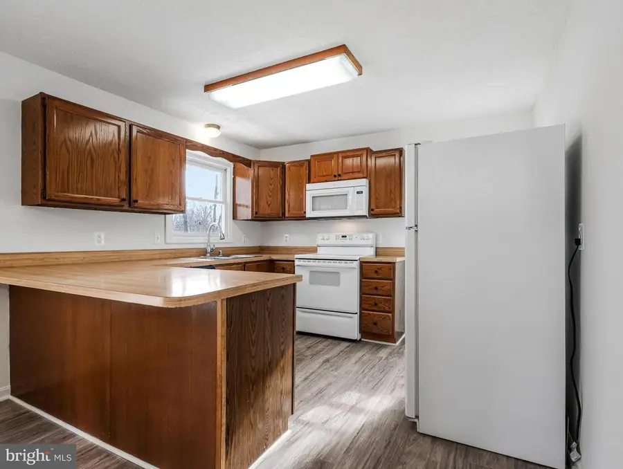 37372 E Spicer Dr, Mechanicsville, MD 20659 - Image #2