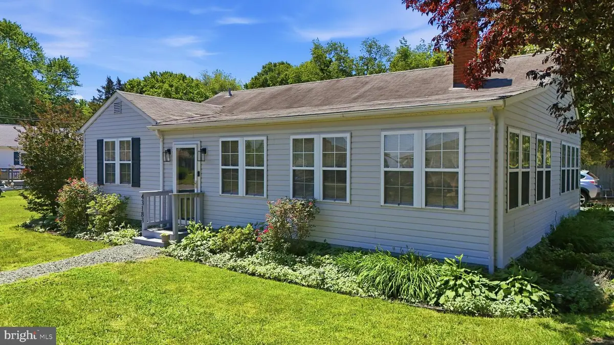 43183 Riverside Dr, Hollywood, MD 20636 - #1