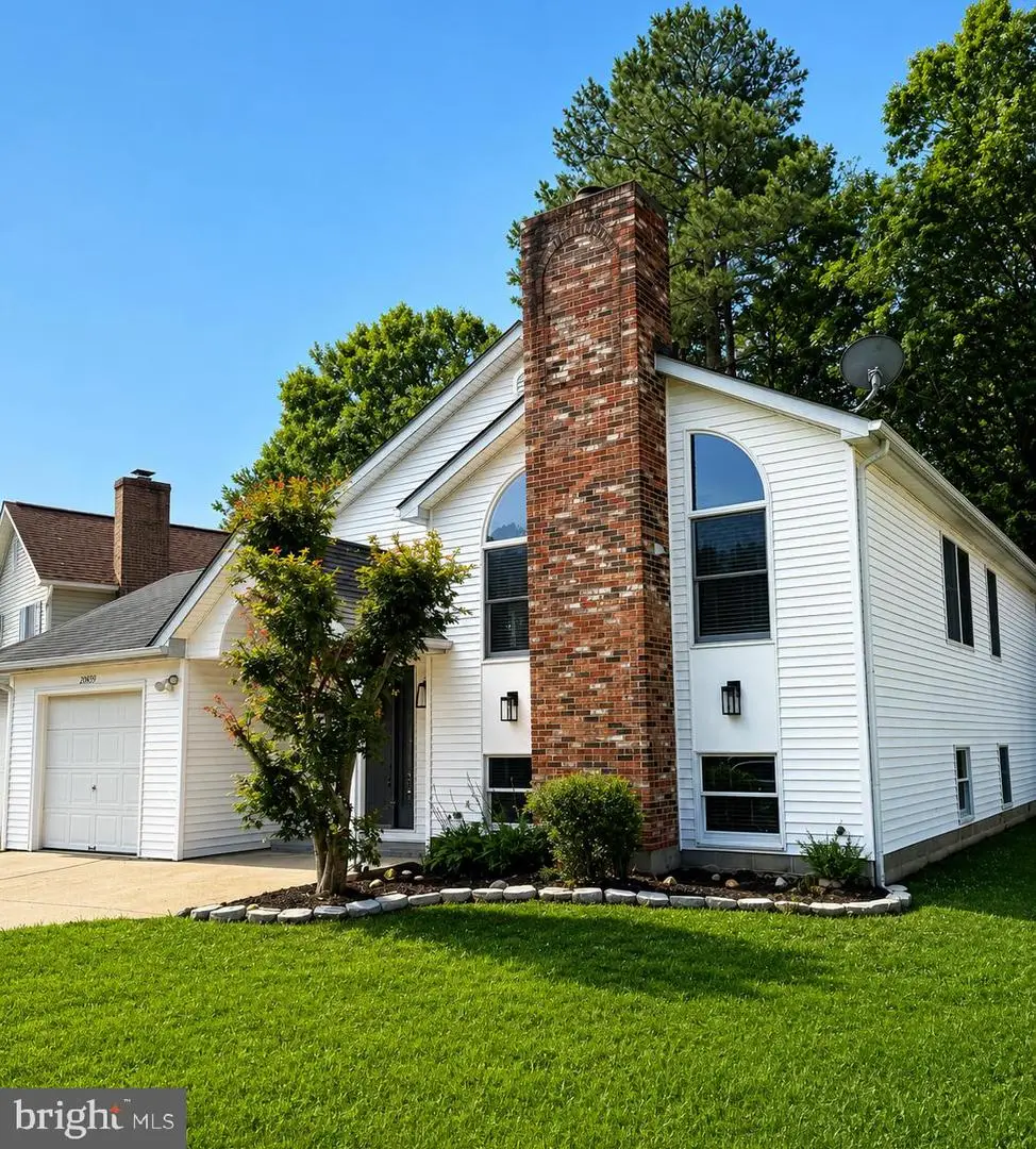 20859 Sandstone St, Lexington Park, MD 20653 - #1