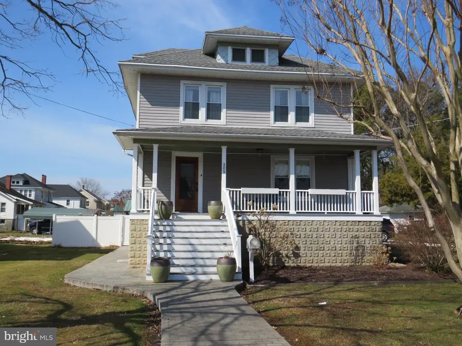 205 N Somerset Ave, Crisfield, MD 21817 - #2