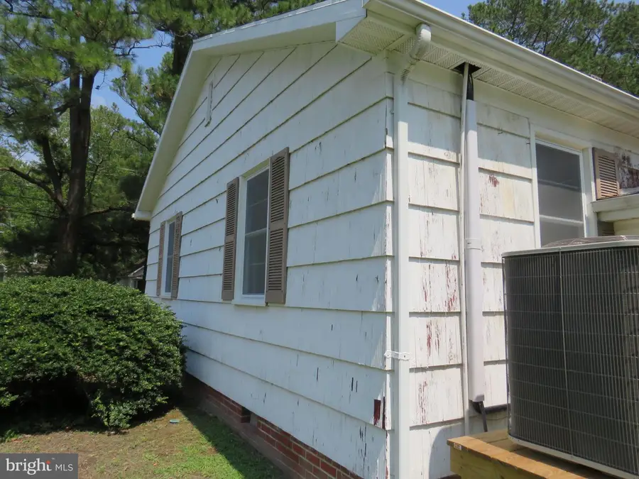 26499 Asbury Ave, Crisfield, MD 21817 - #3