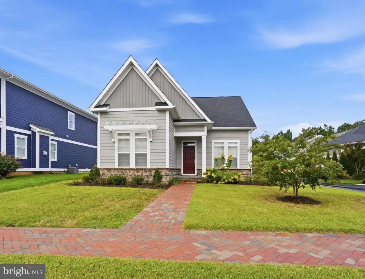 8082 Easton Village Dr, Easton, MD 21601 - #1