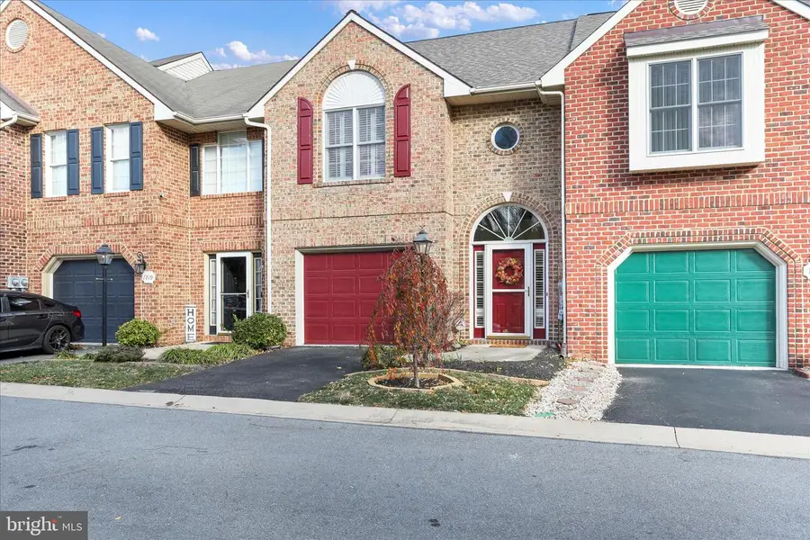 1221 Lindsay Ln, Hagerstown, MD 21742 - Image #2