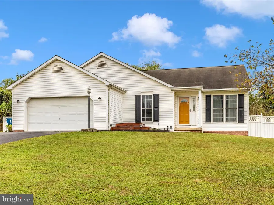 11819 White Pine Dr, Hagerstown, MD 21740 - Image #2