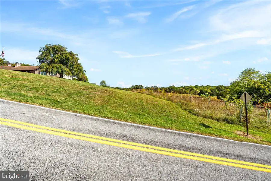 4014 Resley Rd, Hancock, MD 21750 - Image #2