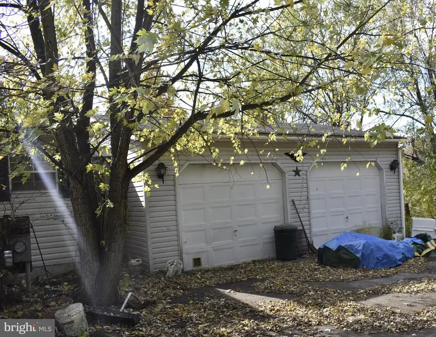 7627 Eddy Dr, Hancock, MD 21750 - Image #2